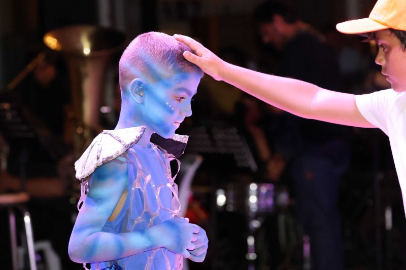 Y los mares sucumben ante la acción depredadora y el egoísmo de la humanidad en los Escacs Vivents de Xàbia  Y los mares sucumben ante la acción depredadora y el egoísmo de la humanidad en los Escacs Vivents de Xàbia